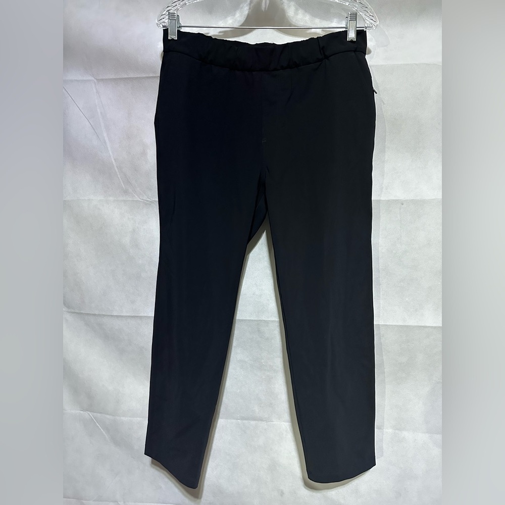 Vuori Miles Black Ankle Cropped Pants